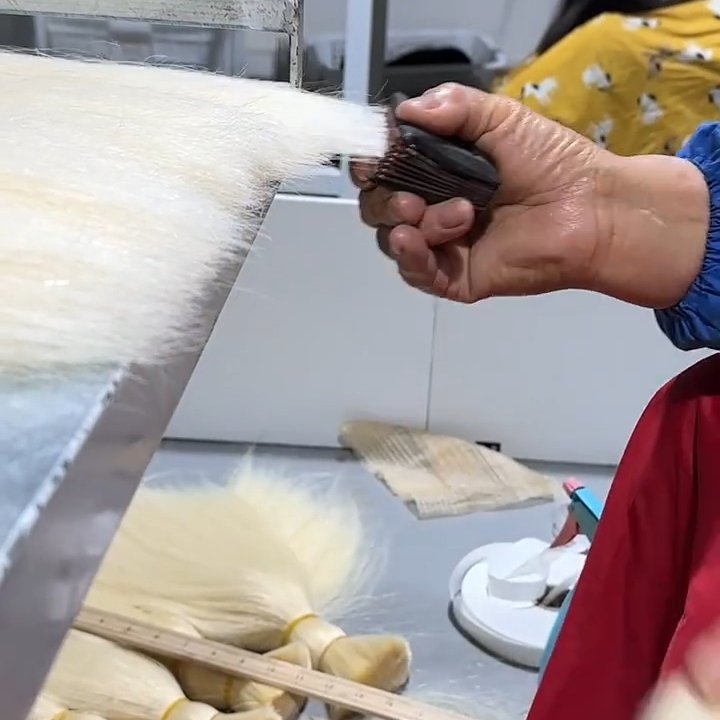 Sourcing raw materials for single drawn vs double drawn hair extensions
